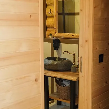 Lodge Drvena Kuca Ruza *